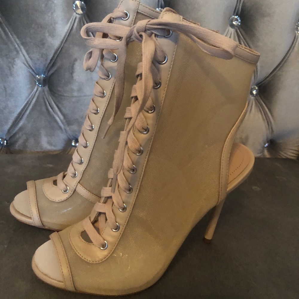 Heels - Picture 3 of 3